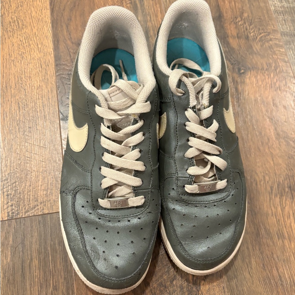 Dark Green Women’s Air Force One’s - Picture 2 of 4